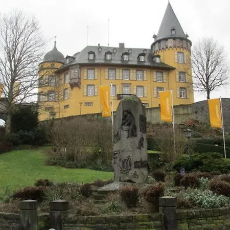 In Bell Am Laacher Апартаменты Bell (Mayen-Koblenz)